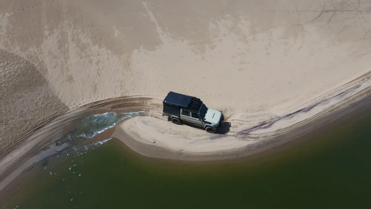 4x4 travel on the Riscos Death Acre coastal route in Angola