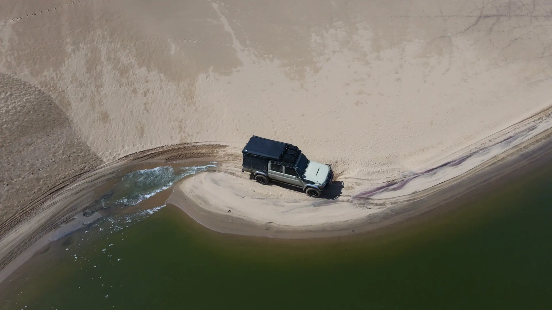 4x4 travel on the Riscos coastal route in southern Angola