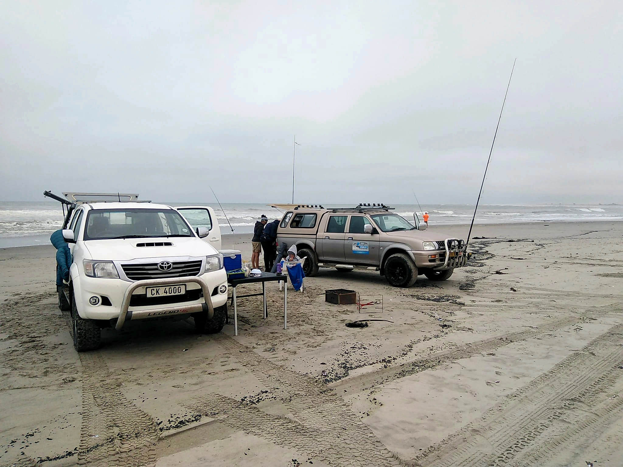4x4 vehicles on a Henties Bay fishing beach route